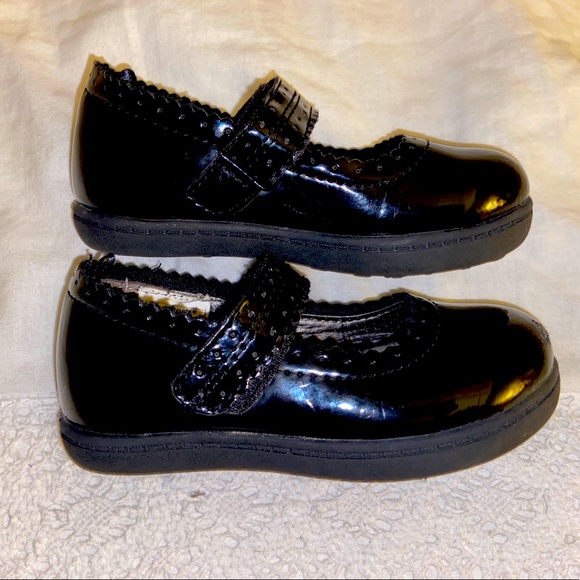 Carter’s Toddler Girl’s Black Patent Leather Maryjanes Size 7 - Picture 2 of 3